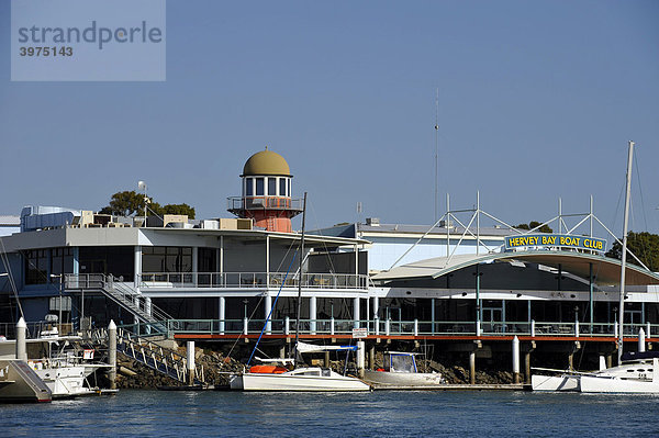 Katamarane  Ausflugsboote  Hervey Bay Boat Club  Leuchtturm  Hafen Hervey Bay  Queensland  Australien