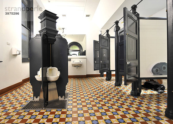 Toilette  Männer  Innenaufnahme  Einkaufstempel Queen Victoria Building QVB  Sydney  New South Wales  Australien