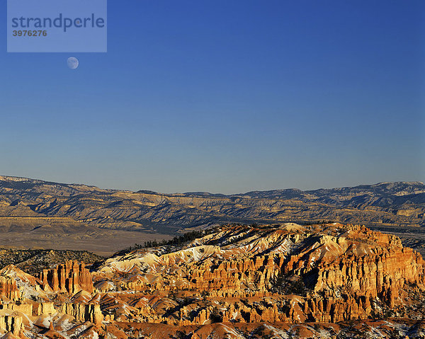 Bryce-Canyon-Nationalpark  Erosionsformen  Mond  Utah  USA
