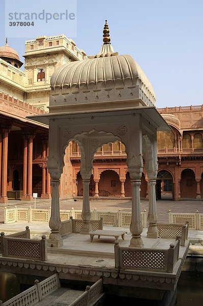 Innenhof des Junagarh Fort  Stadtpalast  Bikaner  Rajasthan  Nordindien  Indien  Südasien  Asien