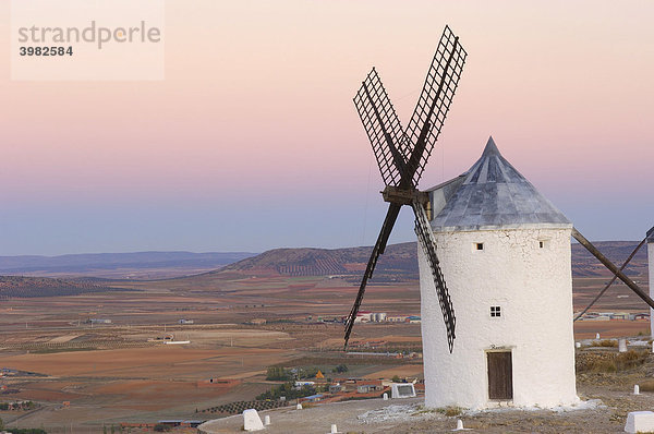 Windmühle  Consuegra  Provinz von Toledo  Route des Don Quijote  Castilla-La Mancha  Spanien  Europa