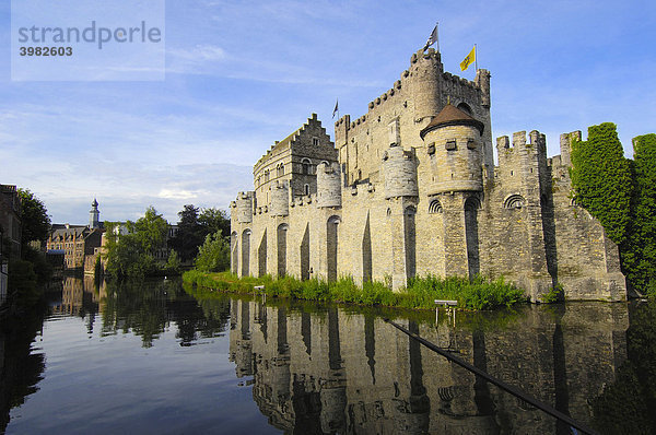 Gravensteen  Burg der Grafen von Falndern  Gent  Flandern  Belgien  Europa