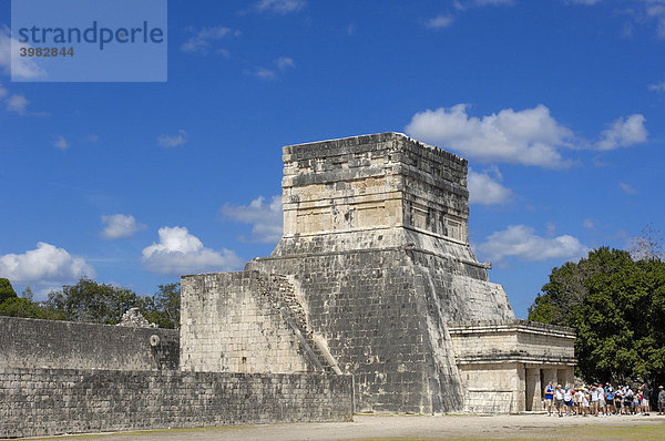 Ballspielplatz  Maya-Ruinen von Chichen Itza  Riviera Maya  Halbinsel Yucatan  Mexiko