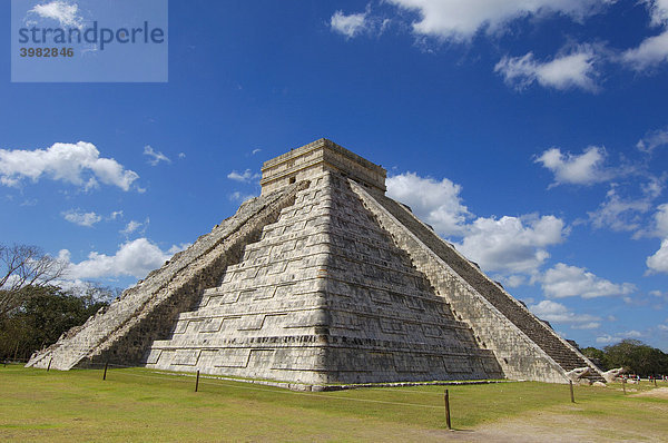 Pyramide des Kukulkan  Das Schloss  Maya-Ruinen von Chichen Itza  Riviera Maya  Halbinsel Yucatan  Mexiko
