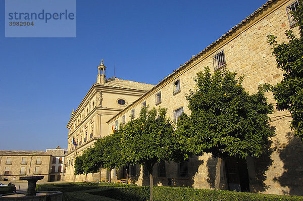 Palacio de las Cadenas  16. Jahrhundert  Architekt AndrÈs de Vandelvira  heute das Rathaus  _beda  Provinz JaÈn  Spanien  Europa
