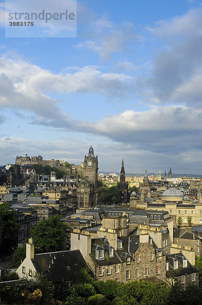Altstadt von Calton Hill aus gesehen  Edinburgh  Region Lothian  Schottland  Vereinigtes Königreich  Europa