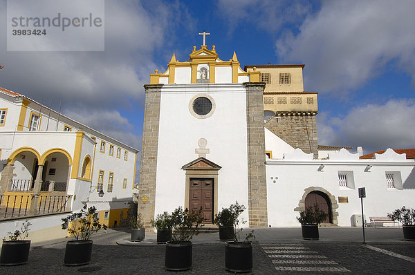 El Salvador Kirche in PraÁa de Sertorio  …vora  Alentejo  Portugal  Europa