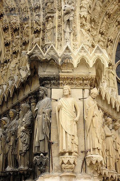 Statuen  Kathedrale von Reims  Champagne  Frankreich  Europa