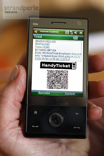 Mobiltelefon  Handy  mit Internetzugang  Handyticket  Fahrkarte für den Nahverkehr  VRR  online bestellt