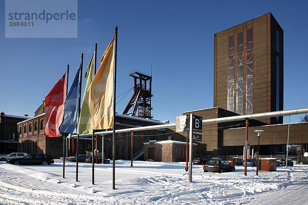 Weltkulturerbe Zeche Zollverein  im Winter  Essen  NRW  Deutschland  Europa