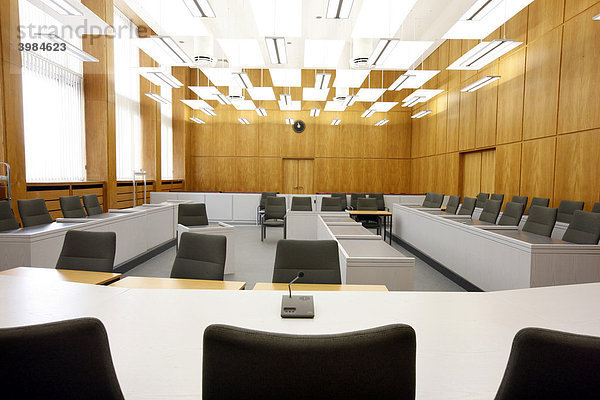 Gerichtssaal in einem Landgericht  Essen  Nordrhein-Westfalen  Deutschland  Europa