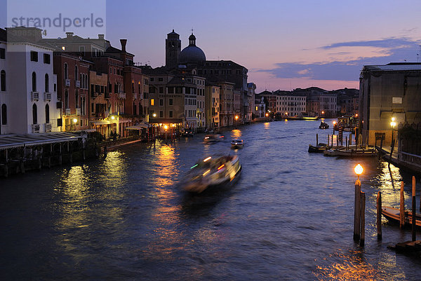 Canal Grande am frühen Morgen  Venedig  Italien