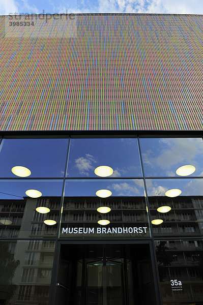 Die Fassade des Museum Brandhorst in München  Bayern  Deutschland  Europa