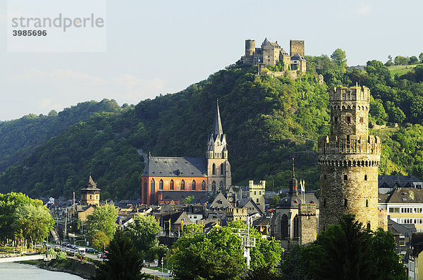 Stadtansicht mit Schönburg und Liebfrauenkirche  Oberwesel  Rhein  Mittelrheintal  UNESCO Weltkulturerbe  Rheinland-Pfalz  Deutschland