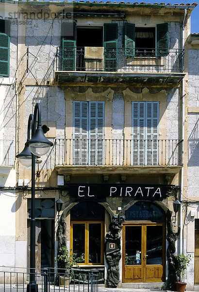 Kleines mallorquinisches Restaurant in altem Haus  Puerto de SÚller  Mallorca  Balearen  Spanien  Europa
