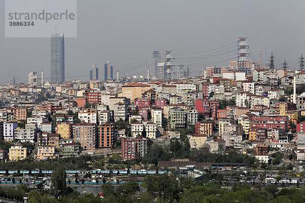 Moderner Stadtteil Sütlüce  Blick vom CafÈ Pierre Loti  Eyüp  Istanbul  Türkei