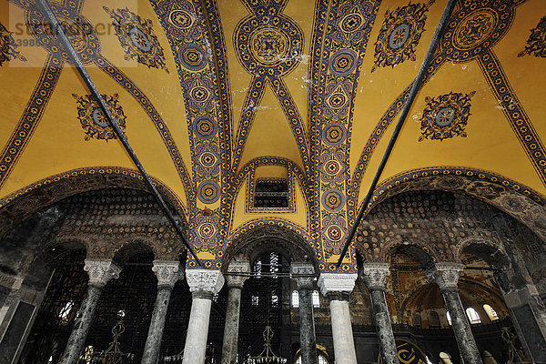 Säulenumgang der Nordempore  Hagia Sophia  Aya Sofya  Sultanahmet  Istanbul  Türkei