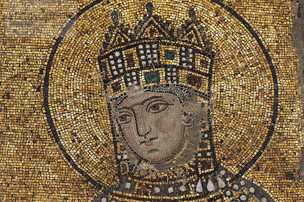 Kaiser Konstantin IX. Monomachos  byzantinisches Mosaik  Südempore  Hagia Sophia  Aya Sofya  Sultanahmet  Istanbul  Türkei