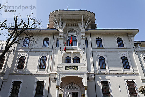 Hauptgebäude der Marmara-Universität  Hippodrom  Sultanahmet  Istanbul  Türkei