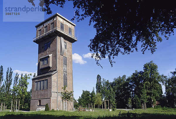 Restaurierter Hammerkopfturm der Zeche Erin  Castrop-Rauxel  Ruhrgebiet  Nordrhein-Westfalen  Deutschland  Europa
