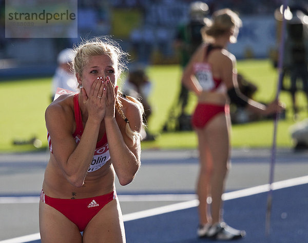 Die Schweizer Siebenkämpferin Linda Züblin freut sich über ihren Speerwurfrekord von 53  01 m bei der Leichtathletik WM 2009 in Berlin  Deutschland  Europa