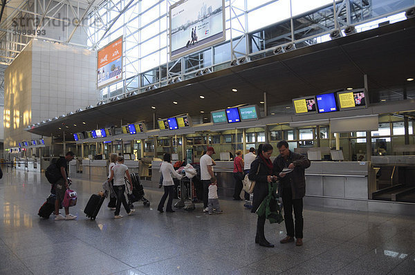 Frankfurter Flughafen  Terminal 2  Abfertigungsebene  Frankfurt  Hessen  Deutschland