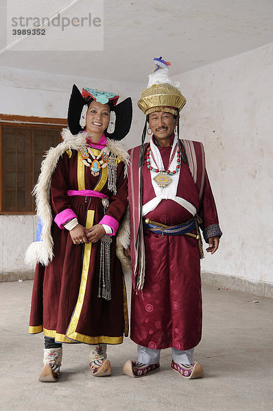 Ladakhi in traditioneller Kleidung  Leh  Ladakh  Himalaja  Nordindien  Indien