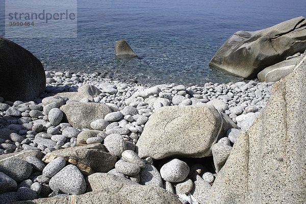 Kieselsteine am Strand  Joppolo  Kalabrien  Italien  Europa