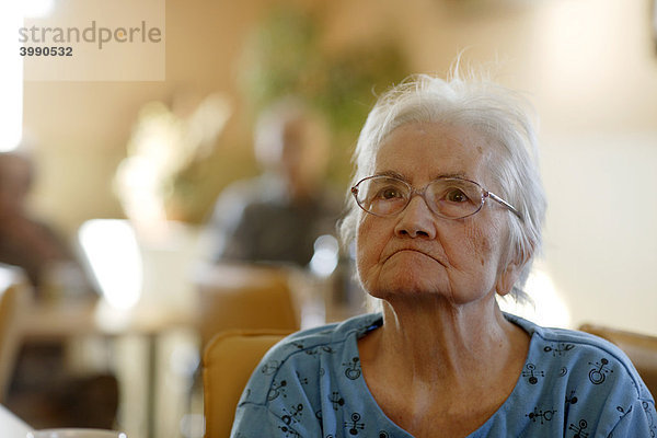 Pflegeheim  alte Frau