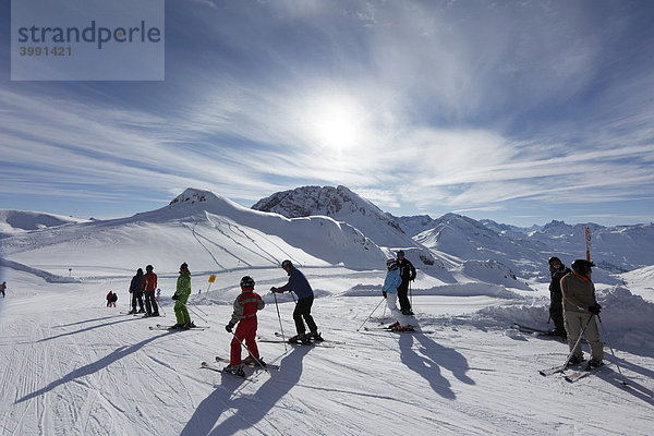 Skigebiet Lech am Rüfikopf  hinten Rüfispitze  Lechtaler Alpen  Vorarlberg  Österreich