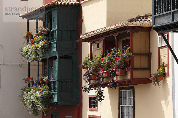 Balkonhäuser  Avenida MarÌtima  Santa Cruz de la Palma  La Palma  Kanarische Inseln  Kanaren  Spanien