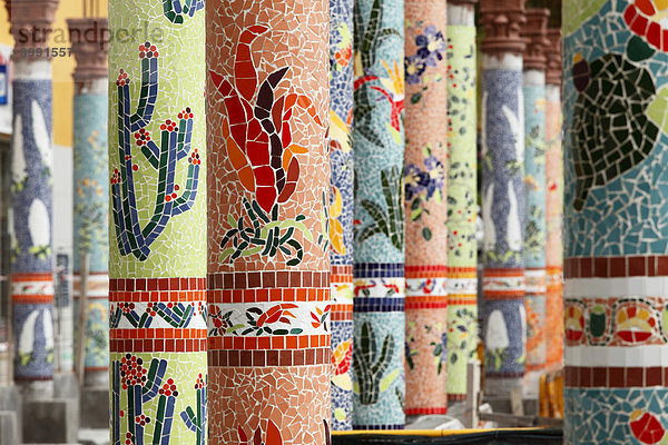 Säulen mit Mosaiken in Tazacorte  La Palma  Kanaren  Kanarische Inseln  Spanien  Europa