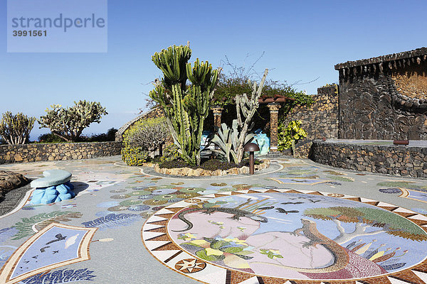 Plaza La Glorieta in Las Manchas  gestaltet von Luis Morera  La Palma  Kanaren  Kanarische Inseln  Spanien  Europa