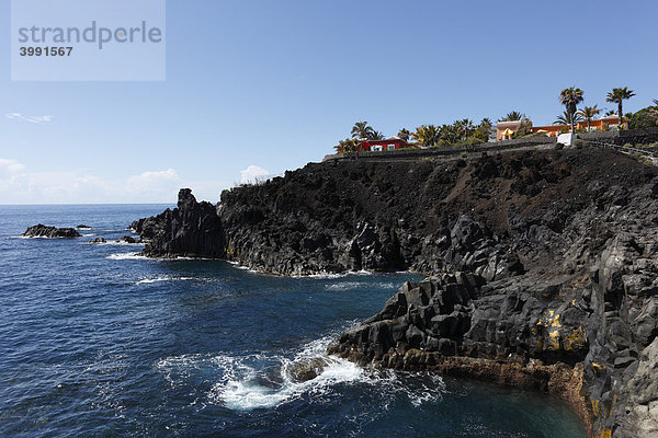 Ferienhäuser auf Punta del Chobito  Landschaftsschutzgebiet Paisaje protegido del Remo nahe Puerto Naos  La Palma  Kanaren  Kanarische Inseln  Spanien  Europa