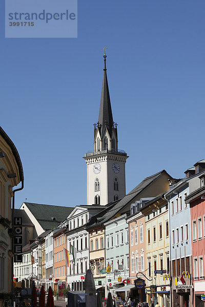 Hauptplatz mit Pfarrkirche St. Jakob  Villach  Kärnten  Österreich  Europa