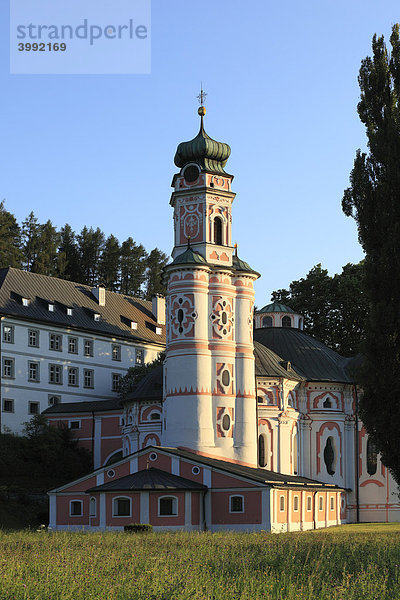 Karlskirche  Kirche zum heiligen Karl Borromäus  Volders  Inntal  Tirol  Österreich  Europa
