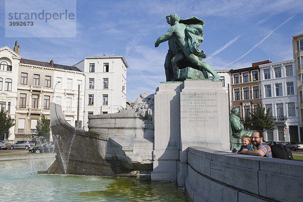Brunnen auf dem Lambermontplaats Platz  Antwerpen  Belgien