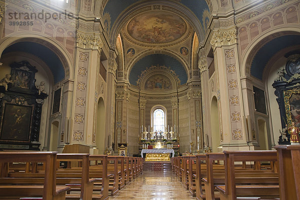 Innenansicht der Kirche San Lorenzo in Tremezzo  Comer See  Lombardei  Italien  Europa