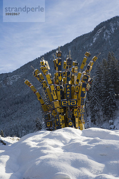 Bergdorf Tiefencastel im Winter  Alpen  Graubünden  Schweiz