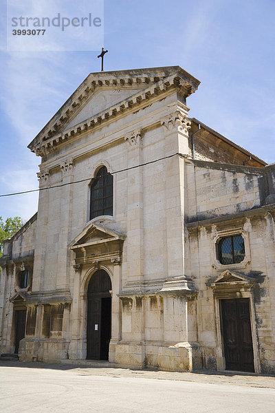 Renaissance-Fassade der Katedrala  Kathedrale der Himmelfahrt der Jungfrau Maria  Pula  Istrien  Kroatien  Europa