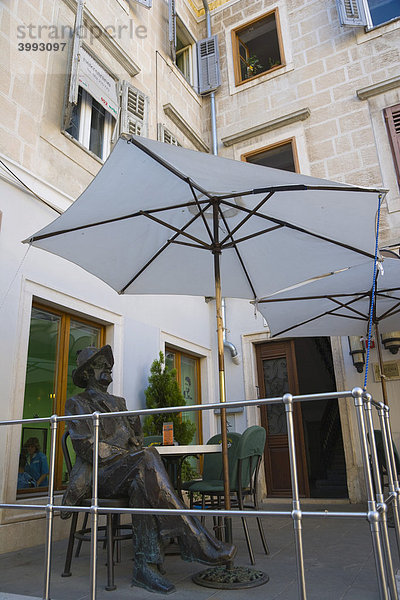 James Joyce Skulptur  Portarata Platz  Trg Portarata  Pula  Istrien  Kroatien  Europa