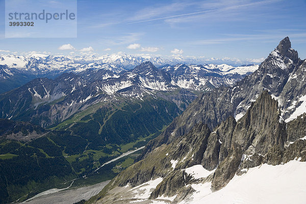 Berg Aiguille Noire de Peuterey  Les Glaciers de la Vanoise  La Grande Motte Berg und Val Veny Tal  Mont-Blanc-Gruppe  Alpen  Italien  Europa