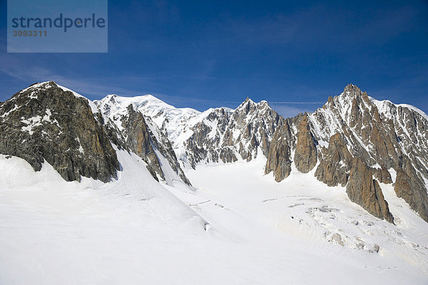 Mont Blanc  Mont Maudit  Mont Blanc du Tacul  Petit und Grand Capucin Gipfel und Glacier du GÈant Gletscher  Mont-Blanc-Gruppe  Alpen  Italien  Europa