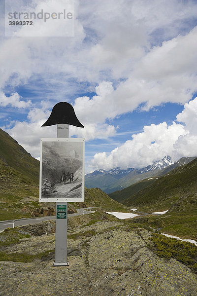 Napoleonischer Kreuzungs-Pfosten  Grosser St. Bernhard-Pass  Col du Grand-Saint-Bernard  Colle del Gran San Bernardo  Walliser Alpen  Schweiz  Europa