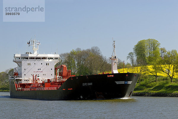 Tankschiff auf dem Nord-Ostsee-Kanal  Schleswig-Holstein  Deutschland  Europa