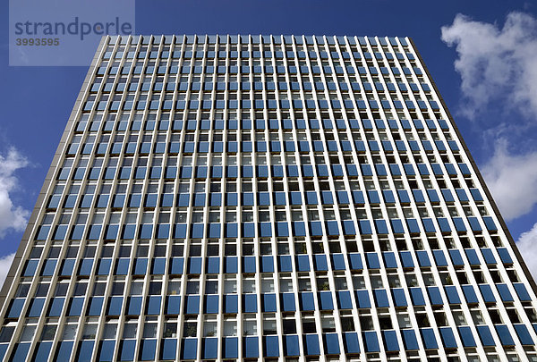 Fassade eines Bürohochhauses  Universität Kiel  Schleswig-Holstein  Deutschland  Europa