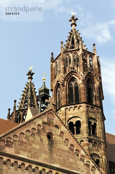 Seitenturm an der Nordseite des Freiburger Münsters  Freiburg im Breisgau  Schwarzwald  Baden-Württemberg  Deutschland  Europa
