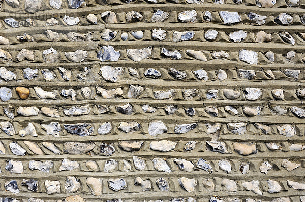 Feuersteine als Baustoff für den traditionellen Mauer- und Fassadenbau in Südengland  England  Großbritannien  Europa