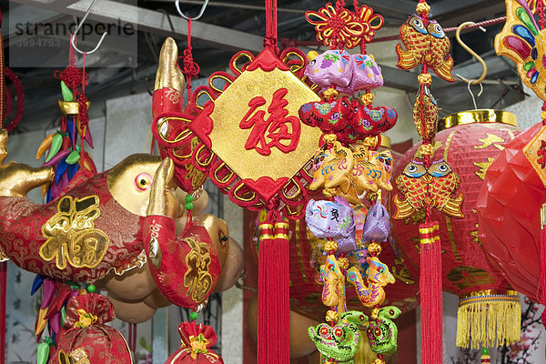 Chinatown  bunter Markt als Touristenattraktion  Temple street  Singapur  Südostasien.