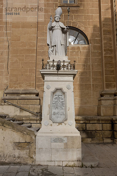 Eine christliche Figur an der Kirche St. Publius in Floriana am Pjazza San Publju  Valletta  Malta  Europa